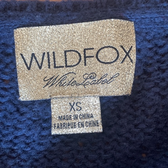 📌 WildFox Navy Blue Knit Toy Soldier Distressed Sweater - Picture 2 of 7